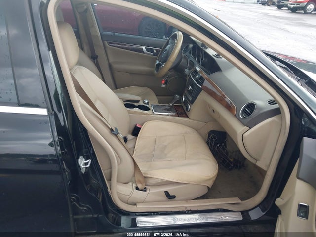 45599551 :رقم المزاد ، WDDGF4HB7CA603140 vin ، 2012 Mercedes-benz C 250 Sport مزاد بيع
