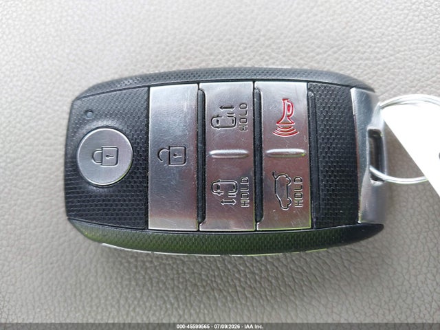 KIA SEDONA LX 2016 KNDMB5C17G6213449 Image 11