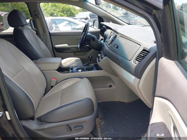 KIA SEDONA LX 2016 KNDMB5C17G6213449 Image 5