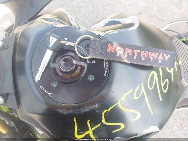 Kawasaki ZR900 2019 JKAZR2B10KA031349 Image 11