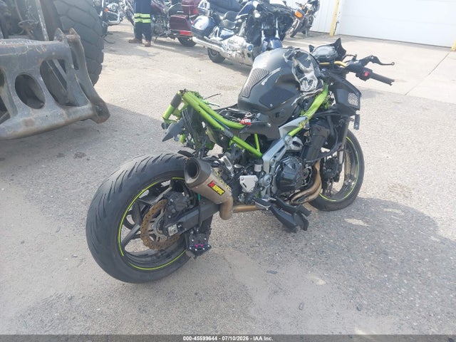 Kawasaki ZR900 2019 JKAZR2B10KA031349 Image 4