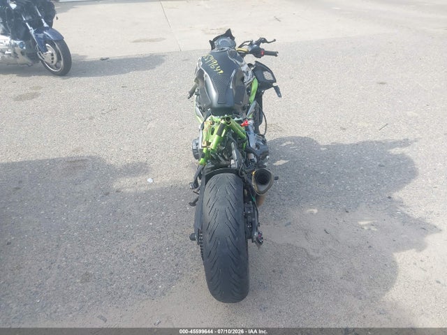 Kawasaki ZR900 2019 JKAZR2B10KA031349 Image 6