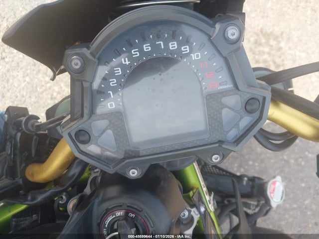Kawasaki ZR900 2019 JKAZR2B10KA031349 Image 7
