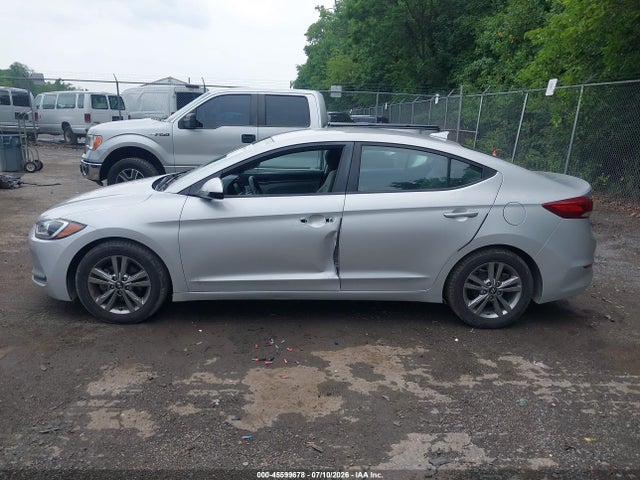 Продажа на аукционе авто 2017 Hyundai Elantra Se, vin: KMHD84LF2HU272566, номер лота: 45599678