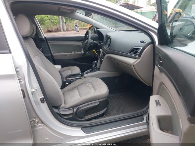 Продажа на аукционе авто 2017 Hyundai Elantra Se, vin: KMHD84LF2HU272566, номер лота: 45599678