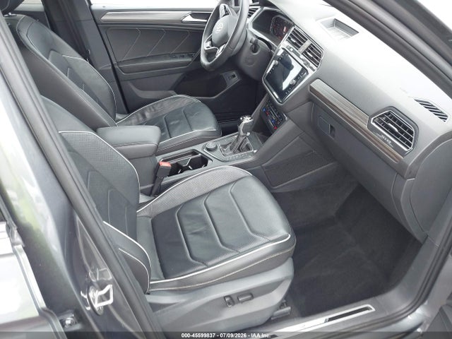 2022 Volkswagen Tiguan 2.0t Sel R-line მანქანა იყიდება აუქციონზე, vin: 3VV4B7AX8NM176722, აუქციონის ნომერი: 45599837