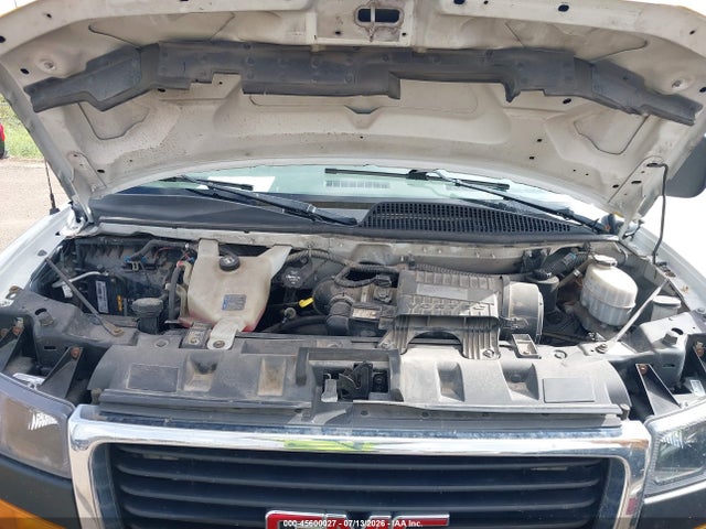 GMC Savana 2500 Work Van 2019 1GTW7AFG7K1302463 Image 10
