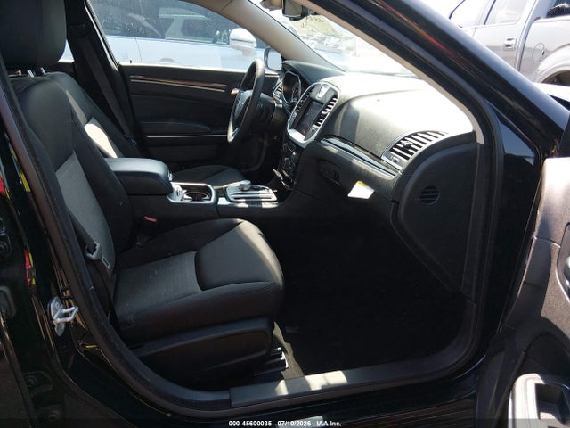 45600035 :رقم المزاد ، 2C3CCAAG0NH225936 vin ، 2022 Chrysler 300 Touring مزاد بيع