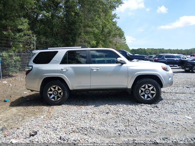 45600040 :رقم المزاد ، JTEBU5JR5J5532478 vin ، 2018 Toyota 4runner Trd Off Road Premium مزاد بيع