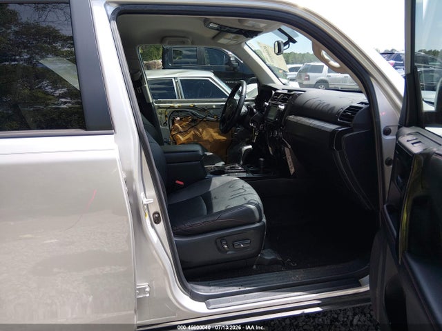 45600040 :رقم المزاد ، JTEBU5JR5J5532478 vin ، 2018 Toyota 4runner Trd Off Road Premium مزاد بيع