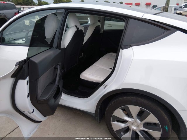 45600136 :رقم المزاد ، 7SAYGAEE7PF682561 vin ، 2023 Tesla Model Y مزاد بيع