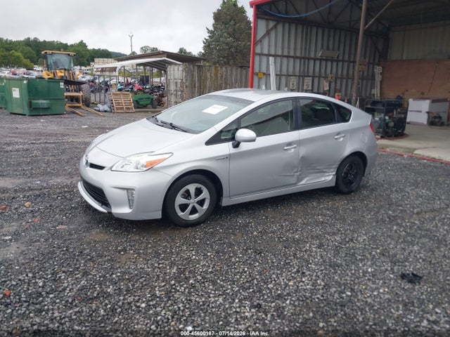 Toyota Prius Two 2015 JTDKN3DU2F1882672 Image 2