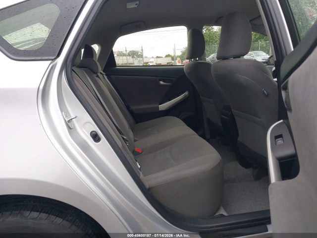 Toyota Prius Two 2015 JTDKN3DU2F1882672 Image 8