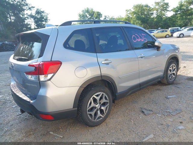 Продаж на аукціоні авто 2021 Subaru Forester Premium, vin: JF2SKAFC4MH561210, номер лоту: 45600225