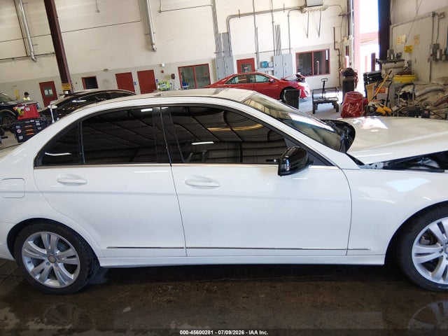 2010 Mercedes-benz C 300 Luxury 4matic/sport 4matic მანქანა იყიდება აუქციონზე, vin: WDDGF8BB5AR090050, აუქციონის ნომერი: 45600281