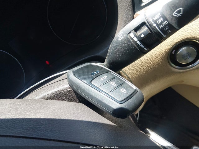 Hyundai Genesis 3.8 2016 KMHGN4JE8GU106261 Image 11