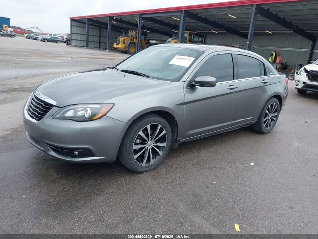 45600329 :رقم المزاد ، 1C3CCBCG4DN679163 vin ، 2013 Chrysler 200 Limited مزاد بيع