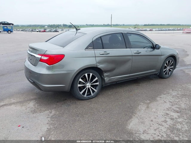 45600329 :رقم المزاد ، 1C3CCBCG4DN679163 vin ، 2013 Chrysler 200 Limited مزاد بيع