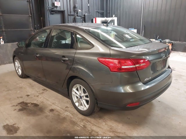 Ford FOCUS SE 2018 1FADP3F24JL328230 Image 3