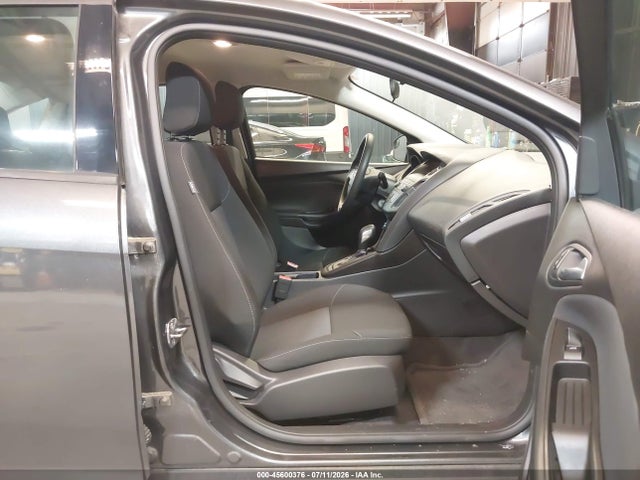 Ford FOCUS SE 2018 1FADP3F24JL328230 Image 5