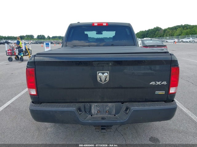 45600400 :رقم المزاد ، 1C6RR7KGXHS822330 vin ، 2017 Ram 1500 Tradesman  4x4 5'7 Box مزاد بيع