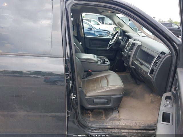 45600400 :رقم المزاد ، 1C6RR7KGXHS822330 vin ، 2017 Ram 1500 Tradesman  4x4 5'7 Box مزاد بيع