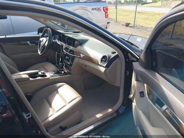 Aukcja sprzedaży 2012 Mercedes-benz C 250 Luxury/sport, vin: WDDGF4HB8CA609383, numer aukcji: 45600413