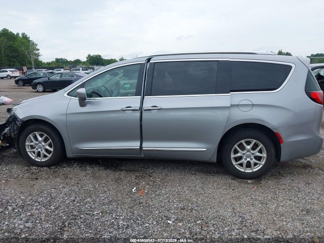 Продаж на аукціоні авто 2020 Chrysler Pacifica Touring L, vin: 2C4RC1BG8LR276404, номер лоту: 45600542