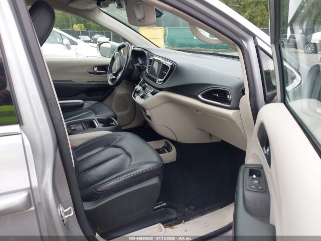 Продаж на аукціоні авто 2020 Chrysler Pacifica Touring L, vin: 2C4RC1BG8LR276404, номер лоту: 45600542