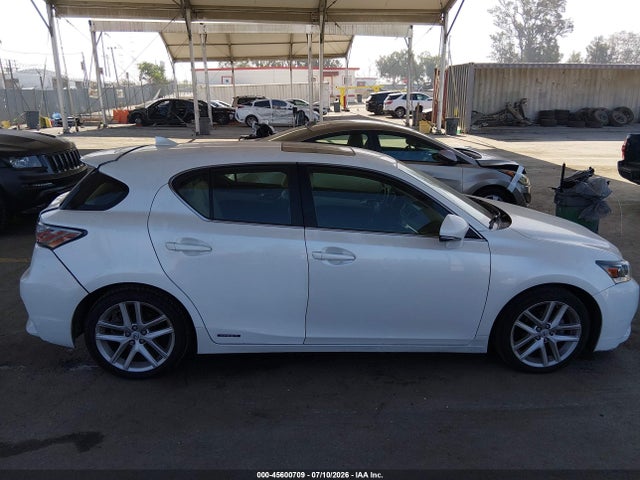 JTHKD5BHXE2208815 Lexus CT 200H