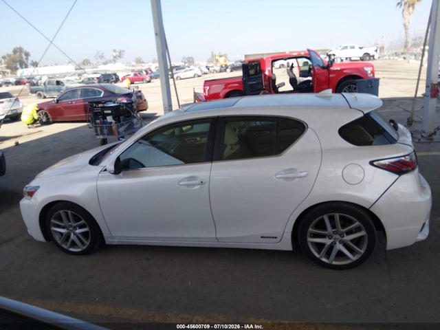 JTHKD5BHXE2208815 Lexus CT 200H