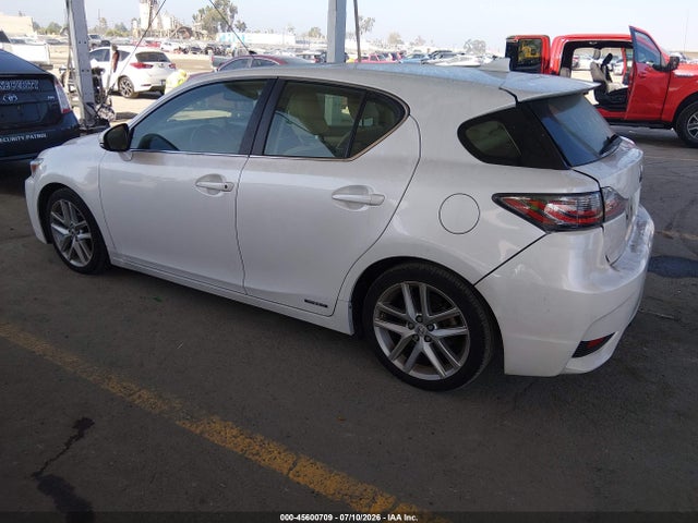 JTHKD5BHXE2208815 Lexus CT 200H