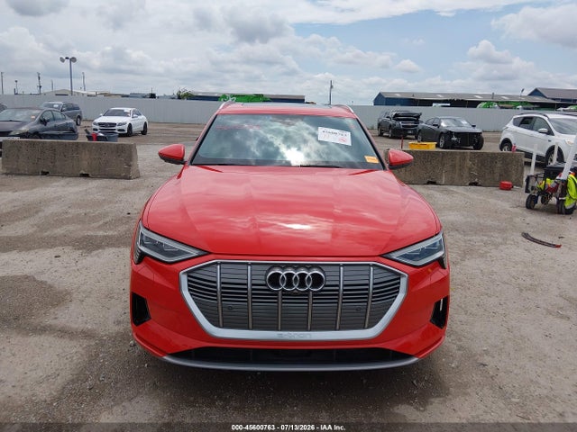 2019 Audi E-tron Premium Plus მანქანა იყიდება აუქციონზე, vin: WA1VABGE7KB014205, აუქციონის ნომერი: 45600763