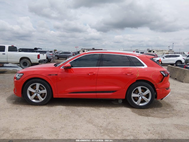 2019 Audi E-tron Premium Plus მანქანა იყიდება აუქციონზე, vin: WA1VABGE7KB014205, აუქციონის ნომერი: 45600763
