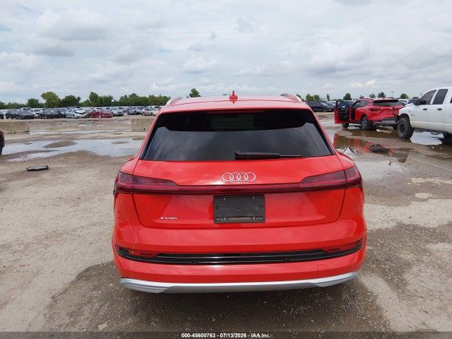 2019 Audi E-tron Premium Plus მანქანა იყიდება აუქციონზე, vin: WA1VABGE7KB014205, აუქციონის ნომერი: 45600763