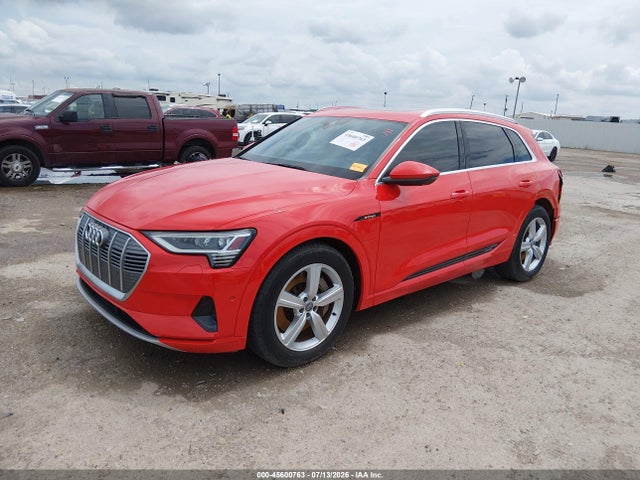 2019 Audi E-tron Premium Plus მანქანა იყიდება აუქციონზე, vin: WA1VABGE7KB014205, აუქციონის ნომერი: 45600763