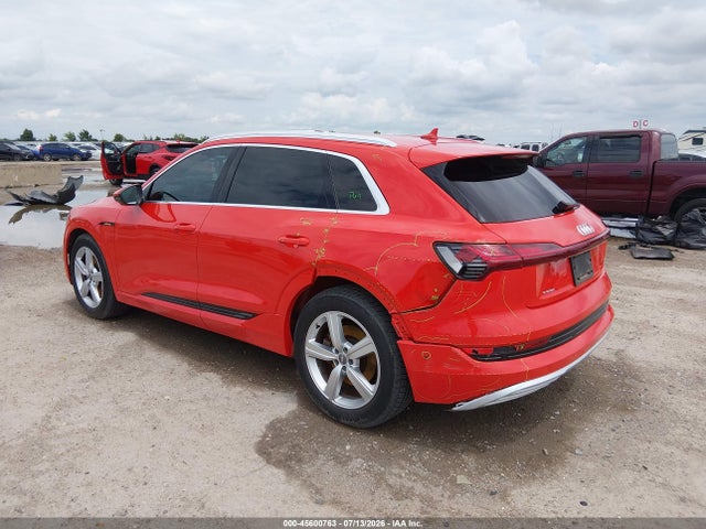 2019 Audi E-tron Premium Plus მანქანა იყიდება აუქციონზე, vin: WA1VABGE7KB014205, აუქციონის ნომერი: 45600763