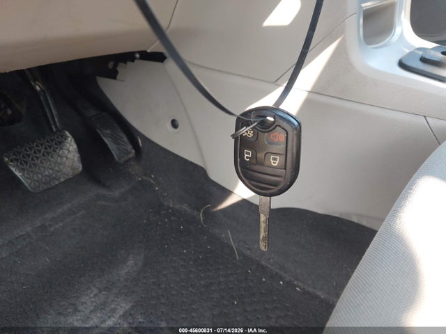 2015 Ford Fiesta Se მანქანა იყიდება აუქციონზე, vin: 3FADP4BJ5FM210745, აუქციონის ნომერი: 45600831