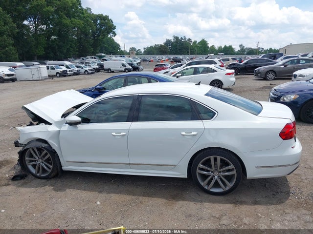 Продажа на аукционе авто 2016 Volkswagen Passat 1.8t R-line, vin: 1VWAT7A33GC032797, номер лота: 45600833