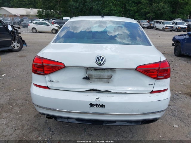 Продажа на аукционе авто 2016 Volkswagen Passat 1.8t R-line, vin: 1VWAT7A33GC032797, номер лота: 45600833