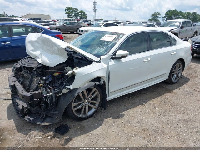 Продажа на аукционе авто 2016 Volkswagen Passat 1.8t R-line, vin: 1VWAT7A33GC032797, номер лота: 45600833
