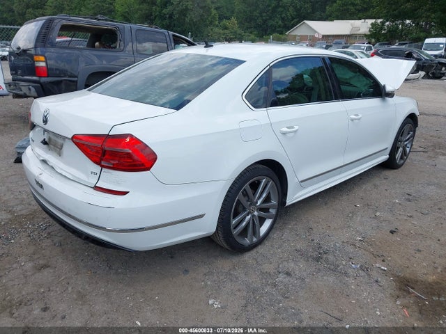 Продажа на аукционе авто 2016 Volkswagen Passat 1.8t R-line, vin: 1VWAT7A33GC032797, номер лота: 45600833