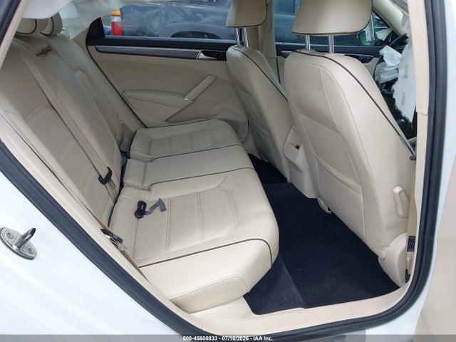 Продажа на аукционе авто 2016 Volkswagen Passat 1.8t R-line, vin: 1VWAT7A33GC032797, номер лота: 45600833