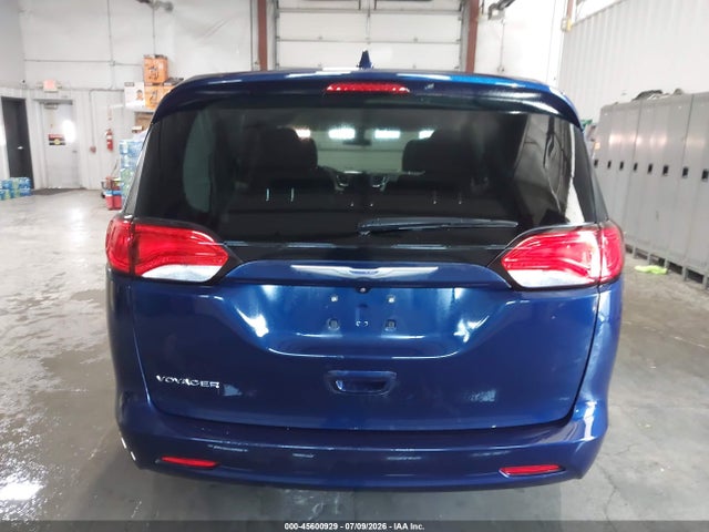 2C4RC1CG7LR245417 Chrysler Voyager Lx