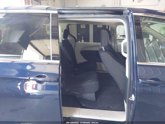 2C4RC1CG7LR245417 Chrysler Voyager Lx
