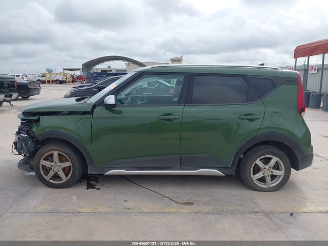 KNDJ23AU3L7041784 KIA Soul X-line