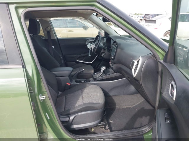 KNDJ23AU3L7041784 KIA Soul X-line