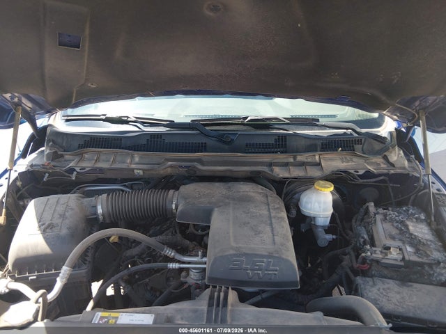 45601161 :رقم المزاد ، 3C6RR6KG4JG246435 vin ، 2018 Ram 1500 Tradesman  4x2 5'7 Box مزاد بيع