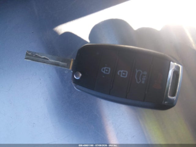5XYPG4A57KG593722 KIA Sorento 3.3l S