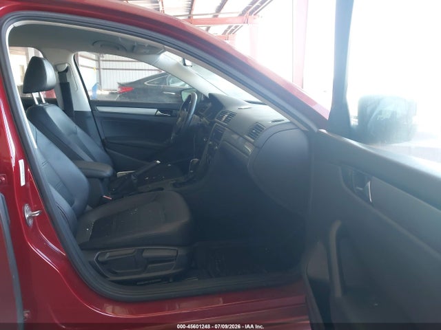 2015 Volkswagen Passat 1.8t Wolfsburg Edition მანქანა იყიდება აუქციონზე, vin: 1VWAT7A3XFC034870, აუქციონის ნომერი: 45601248